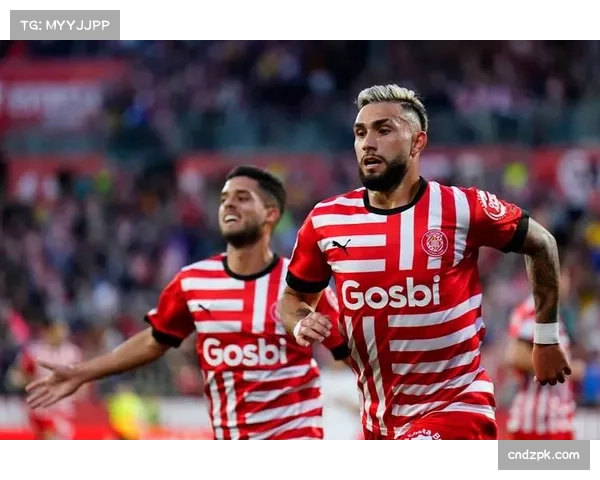 赫罗纳防守反击中前场球员跑位默契度高于控球球队